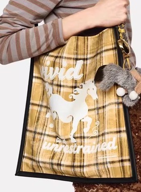 JACQUES WEI安格集合店 新年格纹小马皮草金属挂件手提帆布单肩包