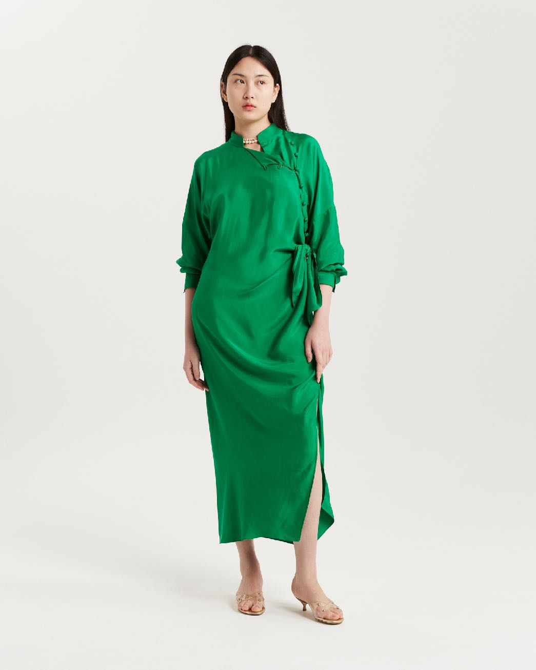 samuel gui yang 安格集合店绿色中式开衩斜襟排扣扭结连衣裙 3折