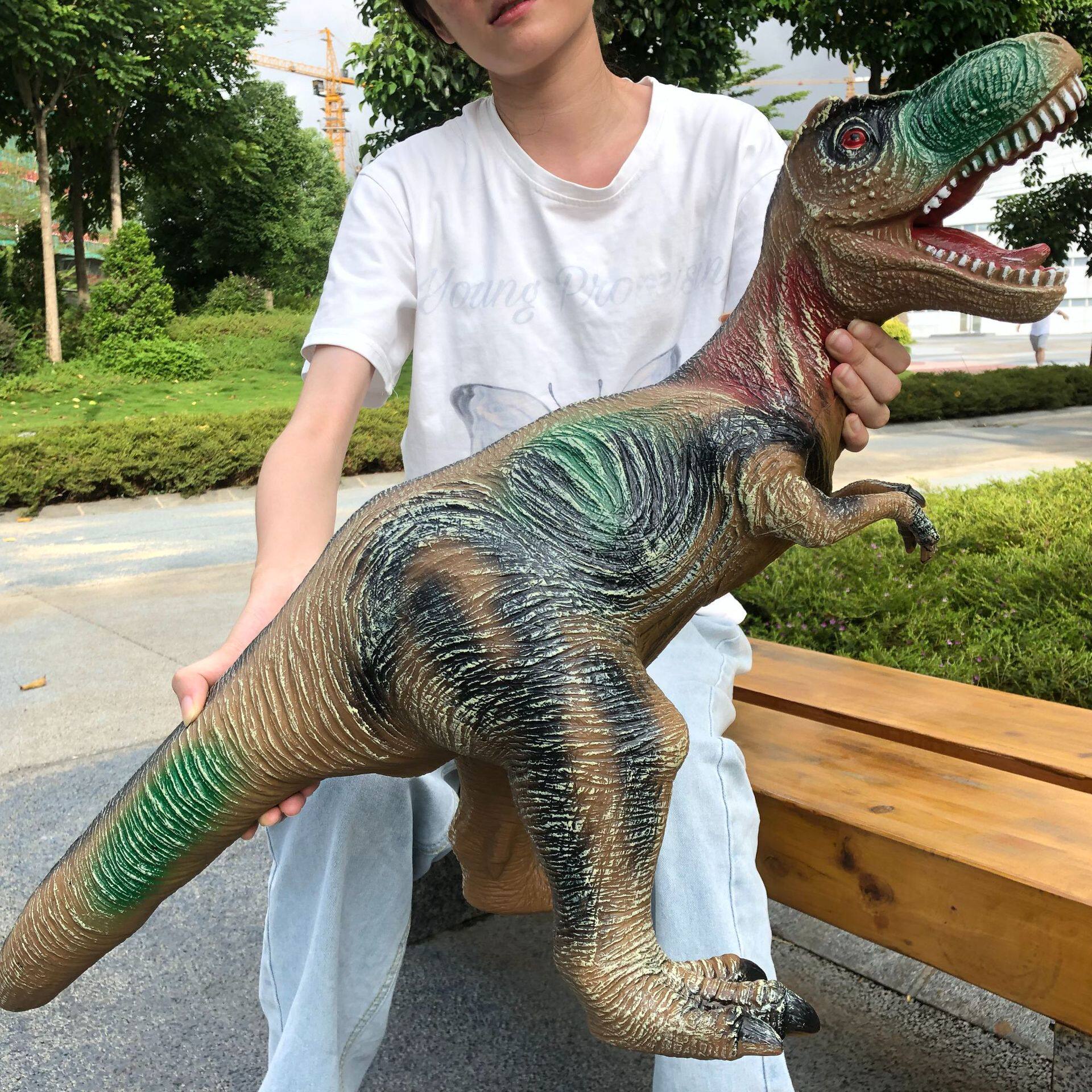 巨大号仿真软胶恐龙玩具霸王龙三角龙动物模型超大塑胶软儿童宝宝