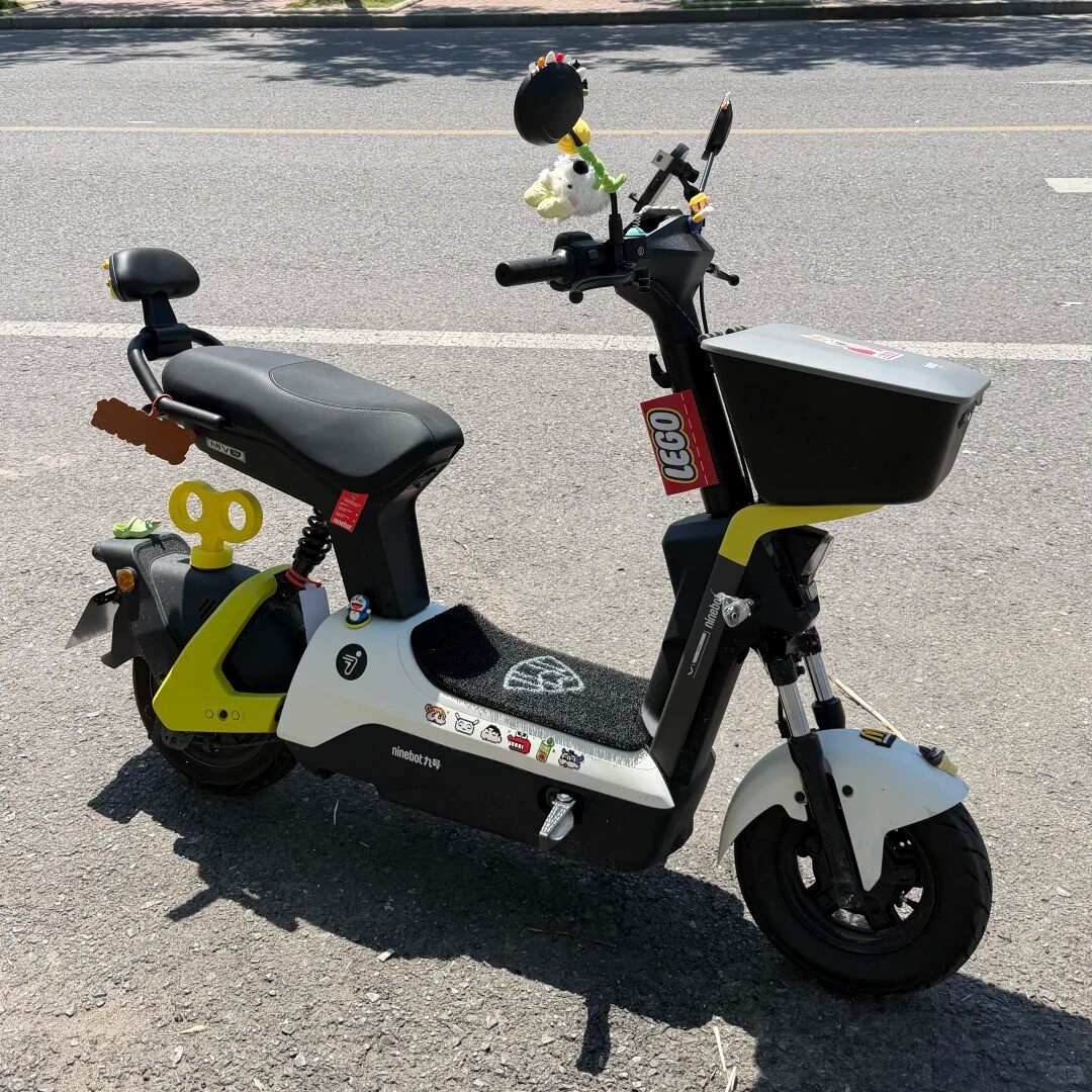 适用九号v70配件电动车尾部装饰品发条乐高贴脚垫三件套9号实用
