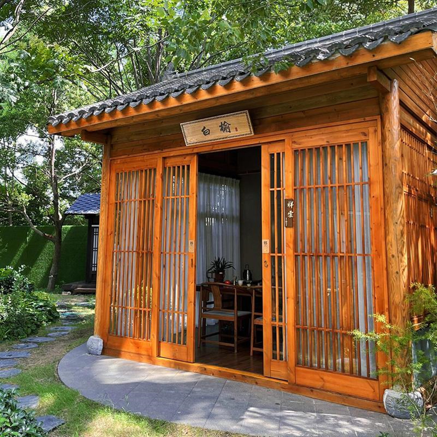 网红小木屋茅草屋户外凉亭