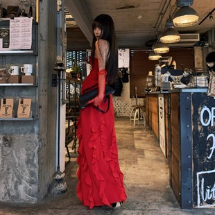 现HunterGirl 血蔷薇 红色小众性感吊带连衣裙设计感高级飘带礼服