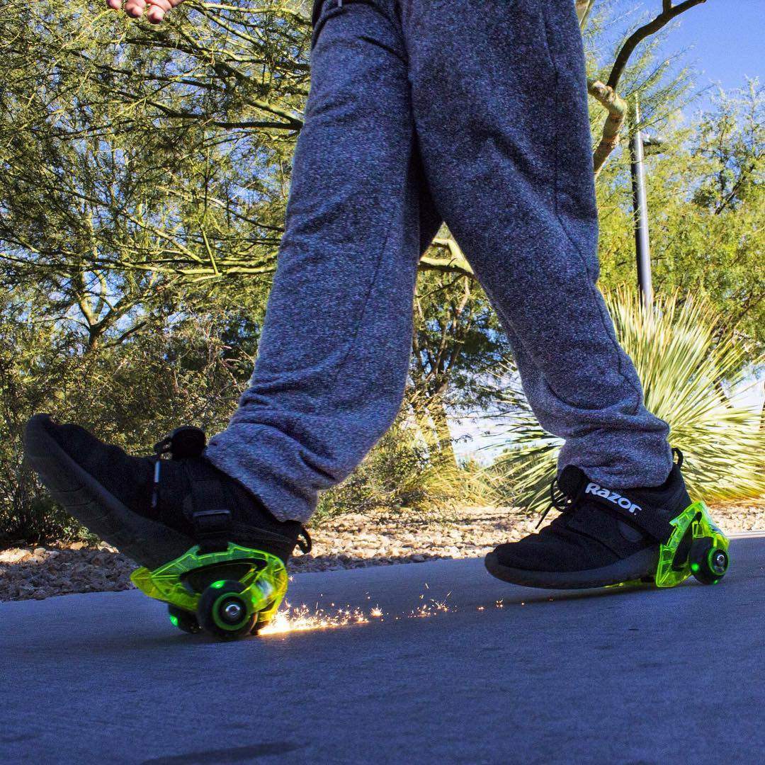 razor锐哲 jetts 滑光轮火花轮滑鞋儿童成人男女代步两轮可调