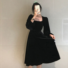 方领宫廷风淑女连衣裙早春新款丝绒黑色短裙2020收腰显瘦打底裙子