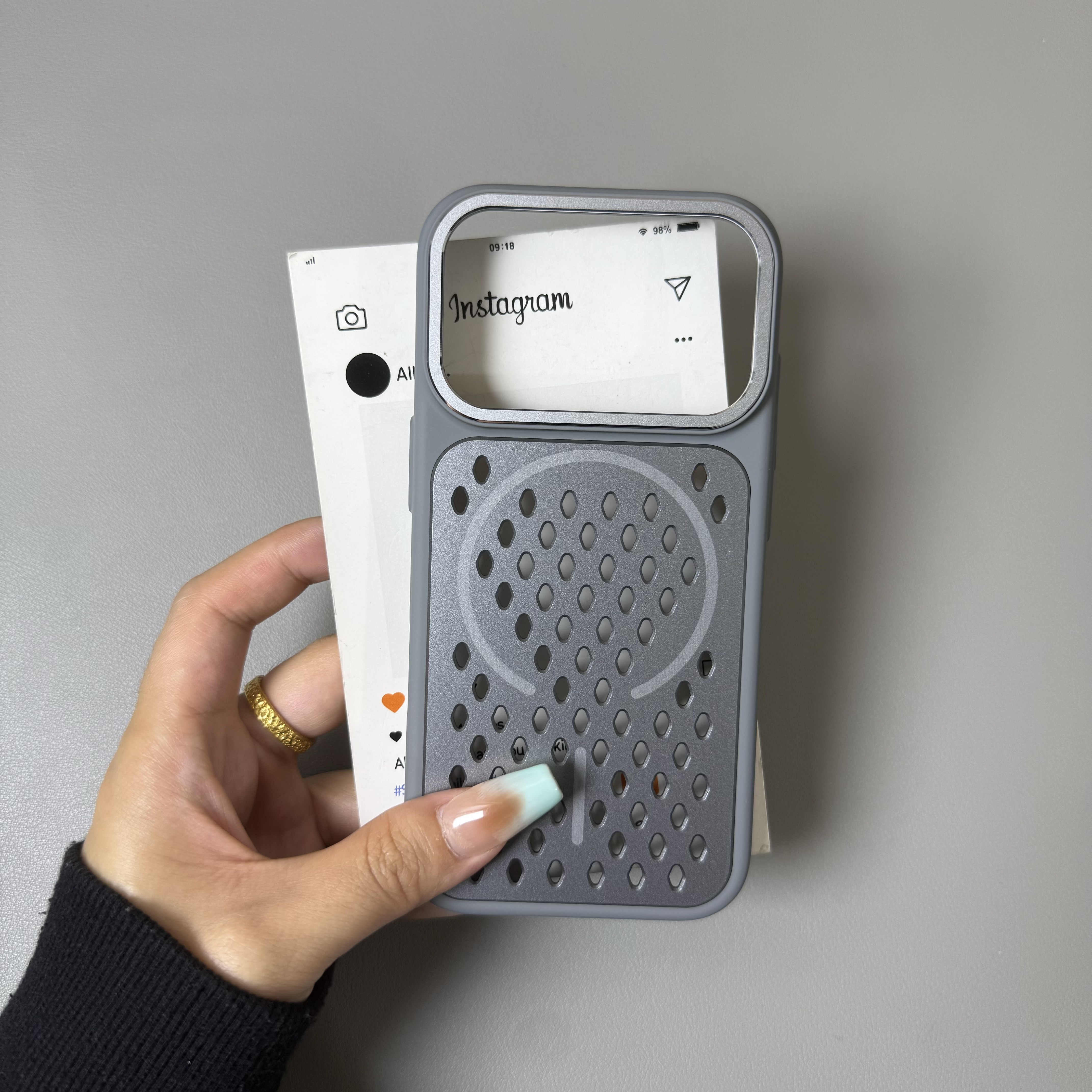 深空灰蜂窝散热磁吸硬壳适用iPhone17手机壳16promax苹果15/14/13纯色高级小众