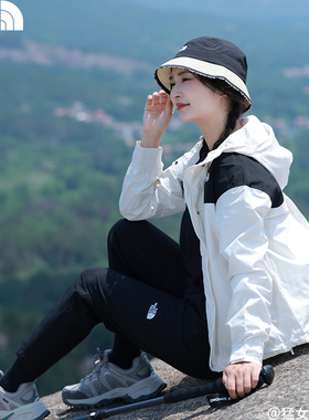 TheNorthFace北面冲锋衣女秋冬户外防风防水透气连帽硬壳外套7QSI