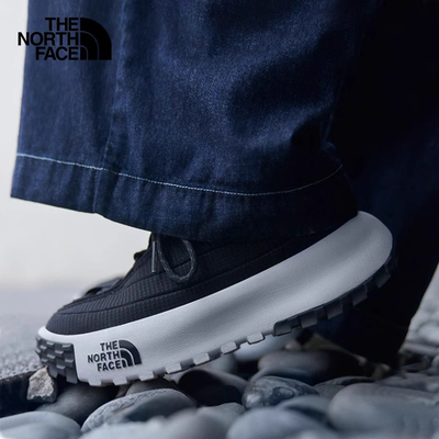 北面抓地缓震低帮运动鞋8A9B