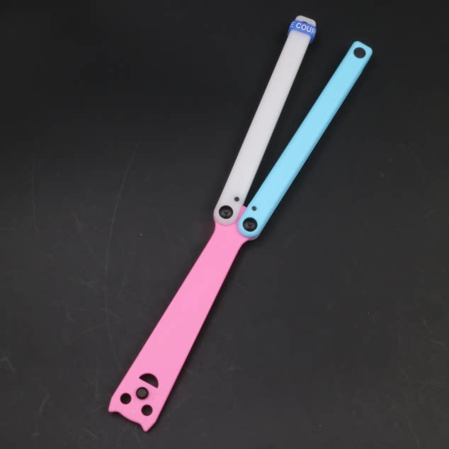天启乌贼蝴蝶训练刀天启乌贼 塑料 安全娱乐 游戏玩具花式酷炫 初