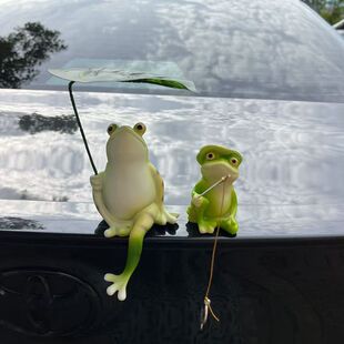 悠闲坐姿青蛙撑伞青蛙钓鱼创意玩偶车尾台车载摆件花园装饰品