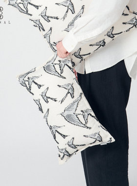 廿四时令「春分·飞燕子」高端黑白色剪绣燕子靠垫新中式中腰枕