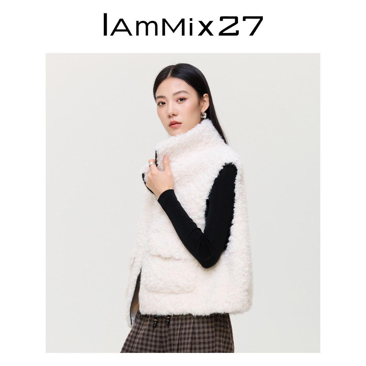 iammix27仿麂皮覆毛一体立领马甲
