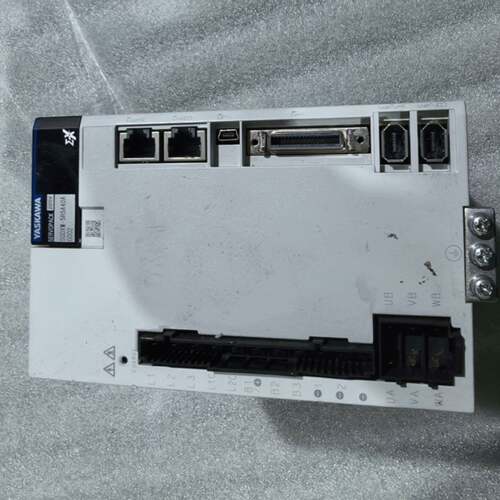 可维修安川驱动器，SGPXS-6R0A40A，成色还可以，接口齐全