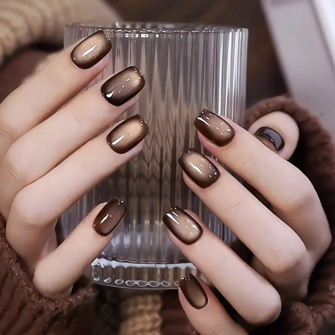 S33-30片追光猫眼穿戴甲秋冬假指甲贴片显白美甲贴显白小红书爆款