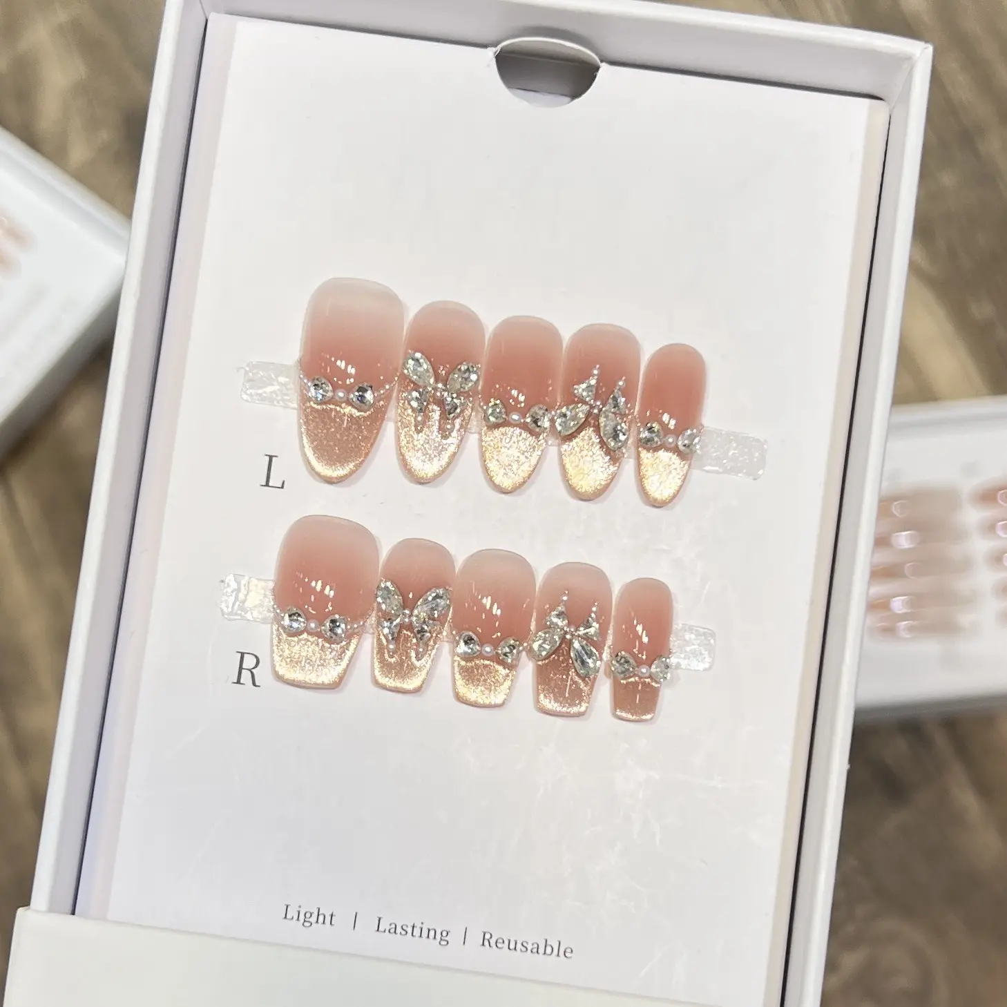 黛瑞森 纯手工蝴蝶穿戴甲锆石钻冰透裸色猫眼法式美甲甲片高级感