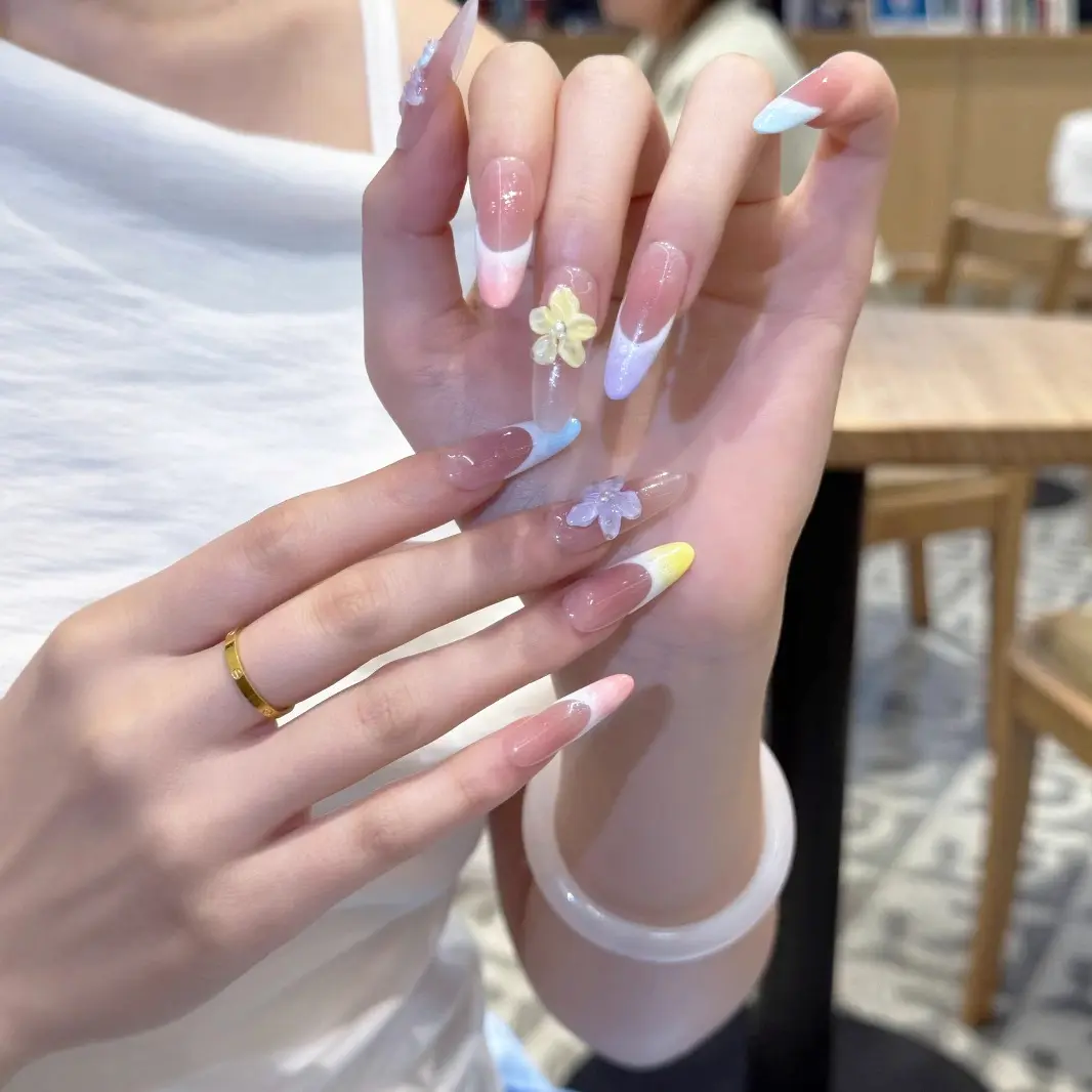 黛瑞森 外贸穿戴甲手工高级手绘彩虹雕花裸色腮红法式美甲可拆卸