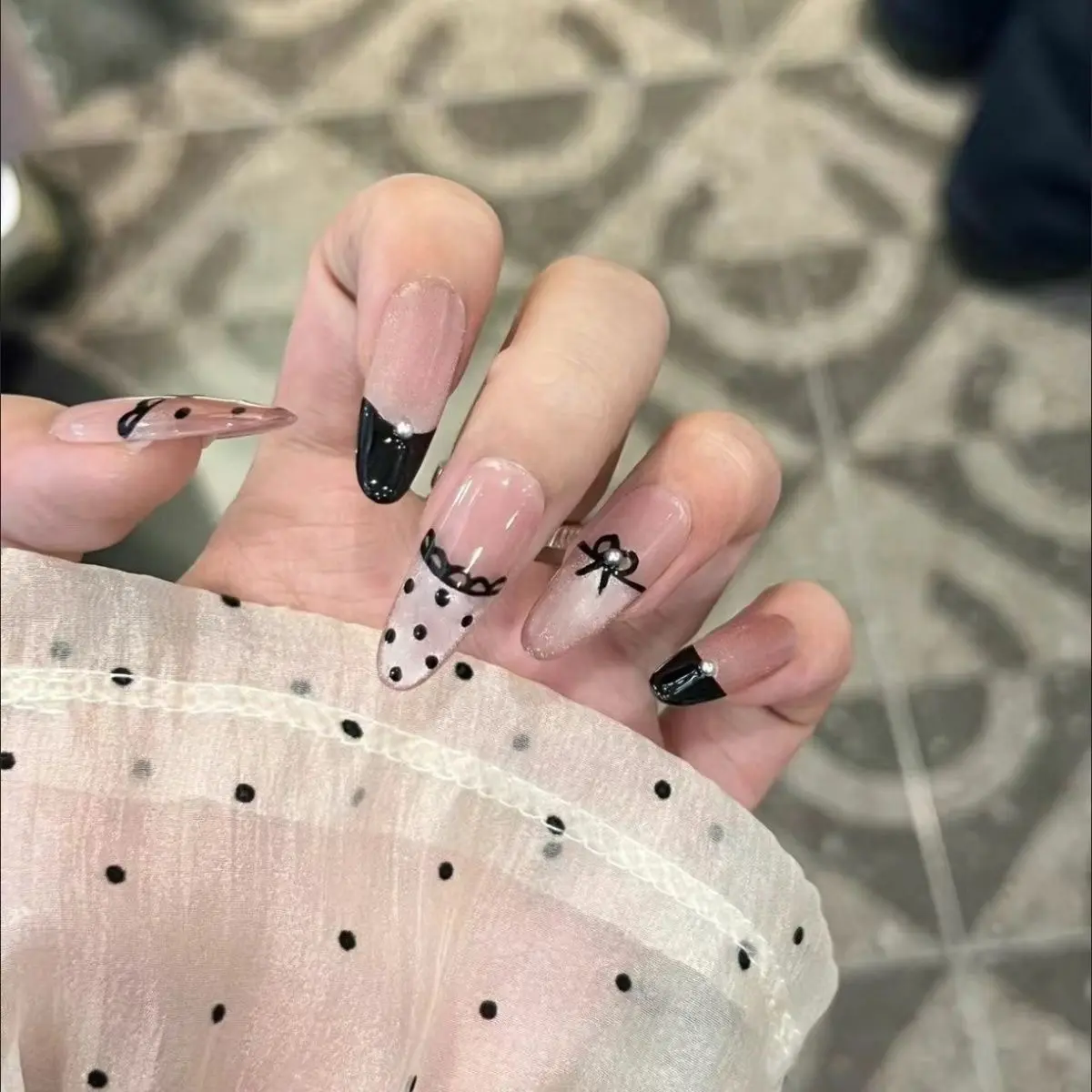 30片穿戴甲高级感法式蕾丝边美甲甲片小红书爆款穿戴式甲片条