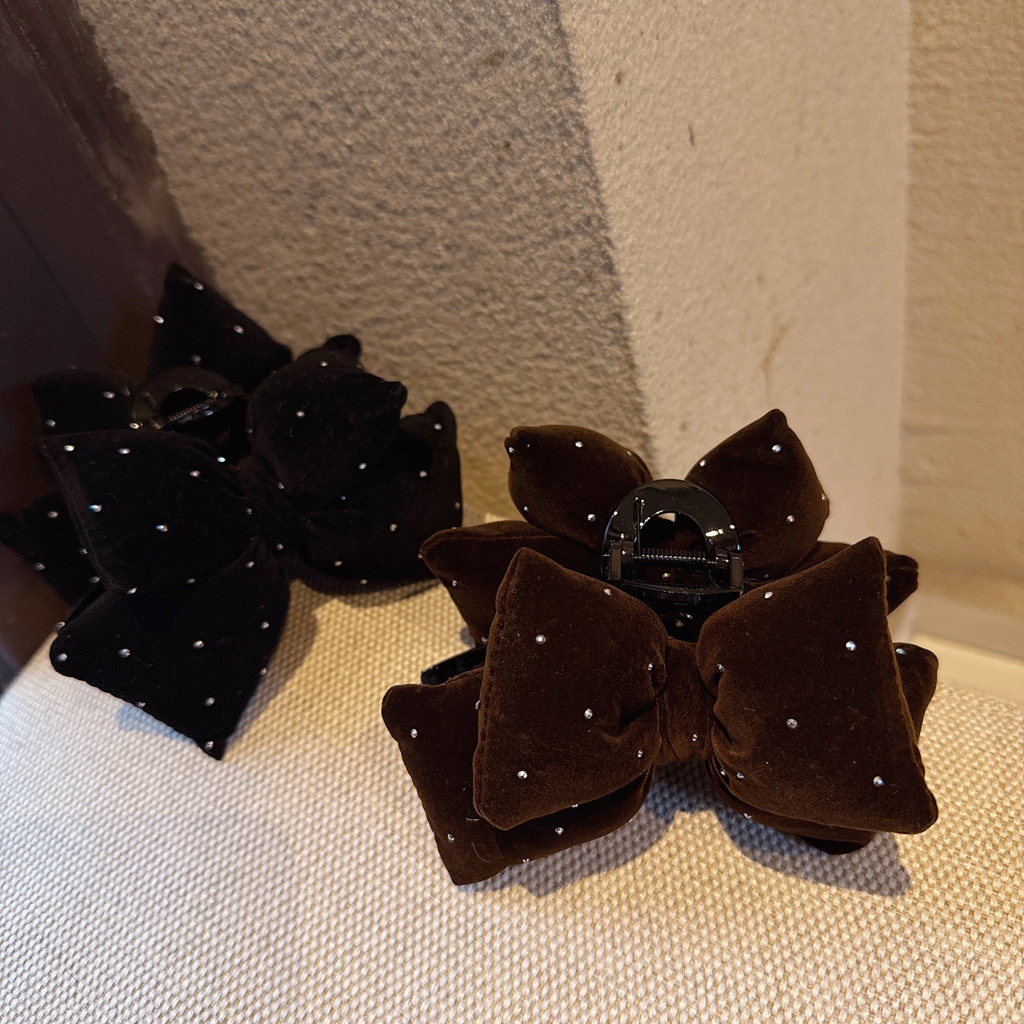 复古丝绒蝴蝶结点钻抓夹女高级感发夹秋冬气质后脑勺盘发鲨鱼夹子