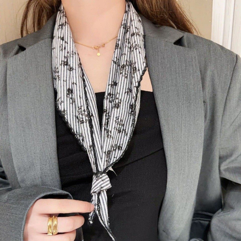 韩系ins文艺碎花撞色三角巾女春夏新款复古百搭装饰头巾休闲丝巾,服饰配件/皮带/帽子/围巾,围巾/丝巾/披肩,淘宝优惠券,粉丝福利购,淘宝优惠卷