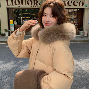真狐狸大毛领羽绒服女新款连帽加厚中长款白鸭绒显瘦外套冬季纯色