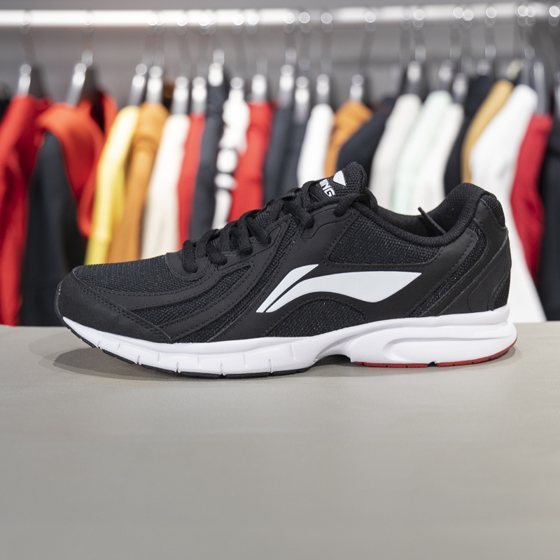 李宁男子跑鞋减震回弹