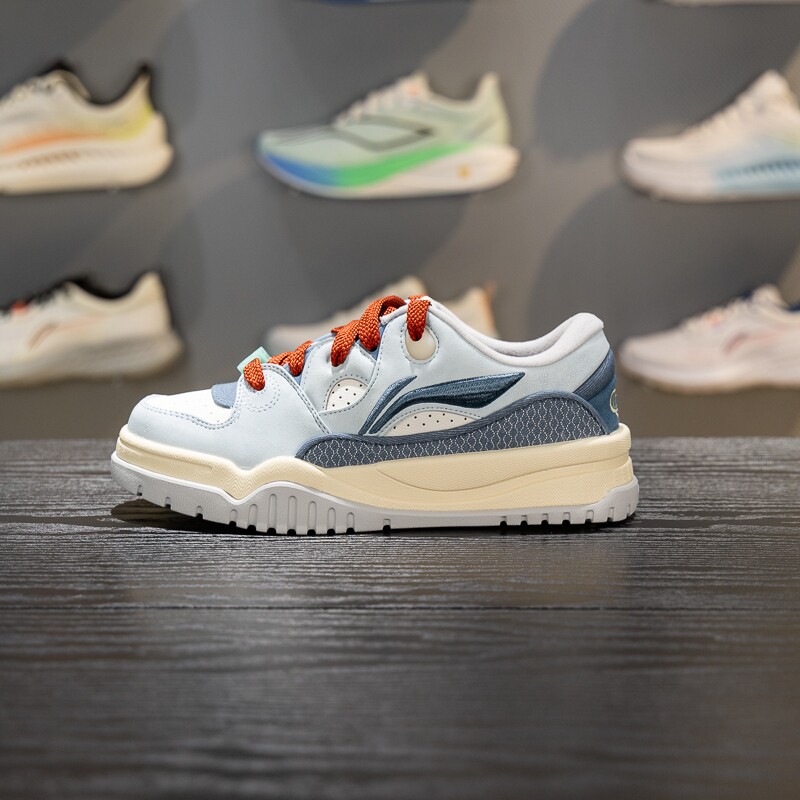 正品李宁潮跃板鞋女子2026新款舒适软弹低帮经典休闲鞋AGCW012