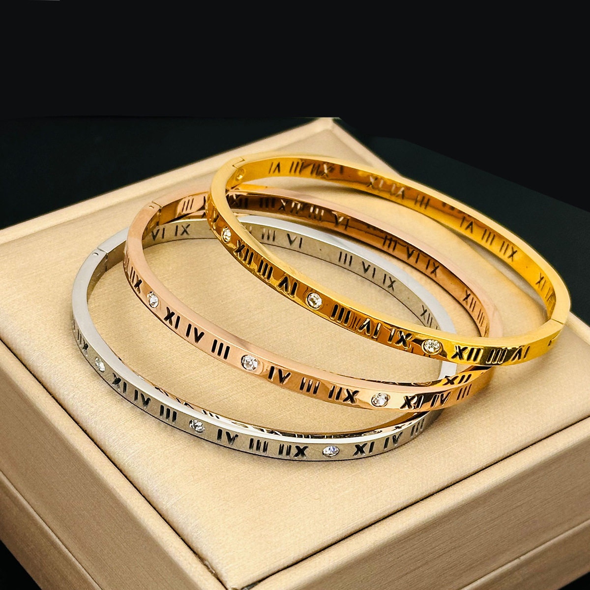 Z小姐官网钛钢手镯时尚个性罗马字手环韩国简约女手链配饰品男款