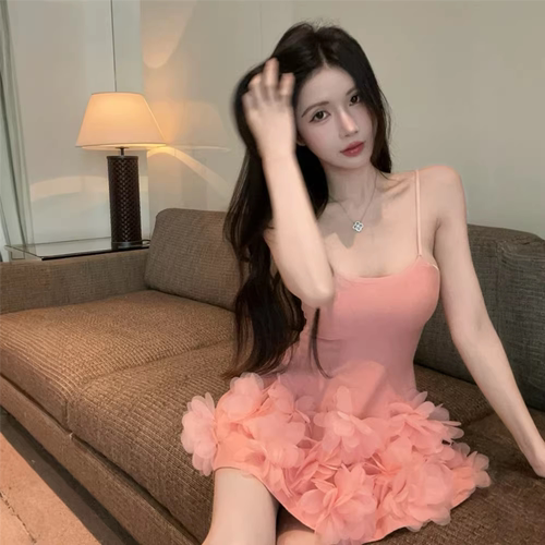 绿色立体花朵吊带显瘦蓬蓬连衣裙