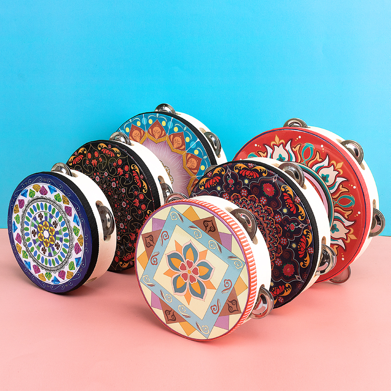 成人舞蹈考级铃鼓老师用手鼓摇铃