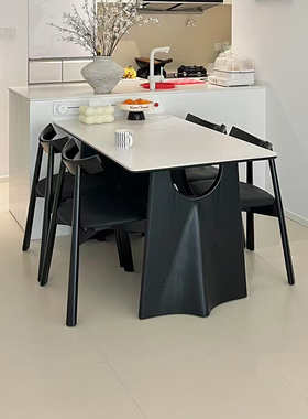 黑色岩板餐桌2025新款轻奢高端小户型靠墙法式复古长方形实木餐桌