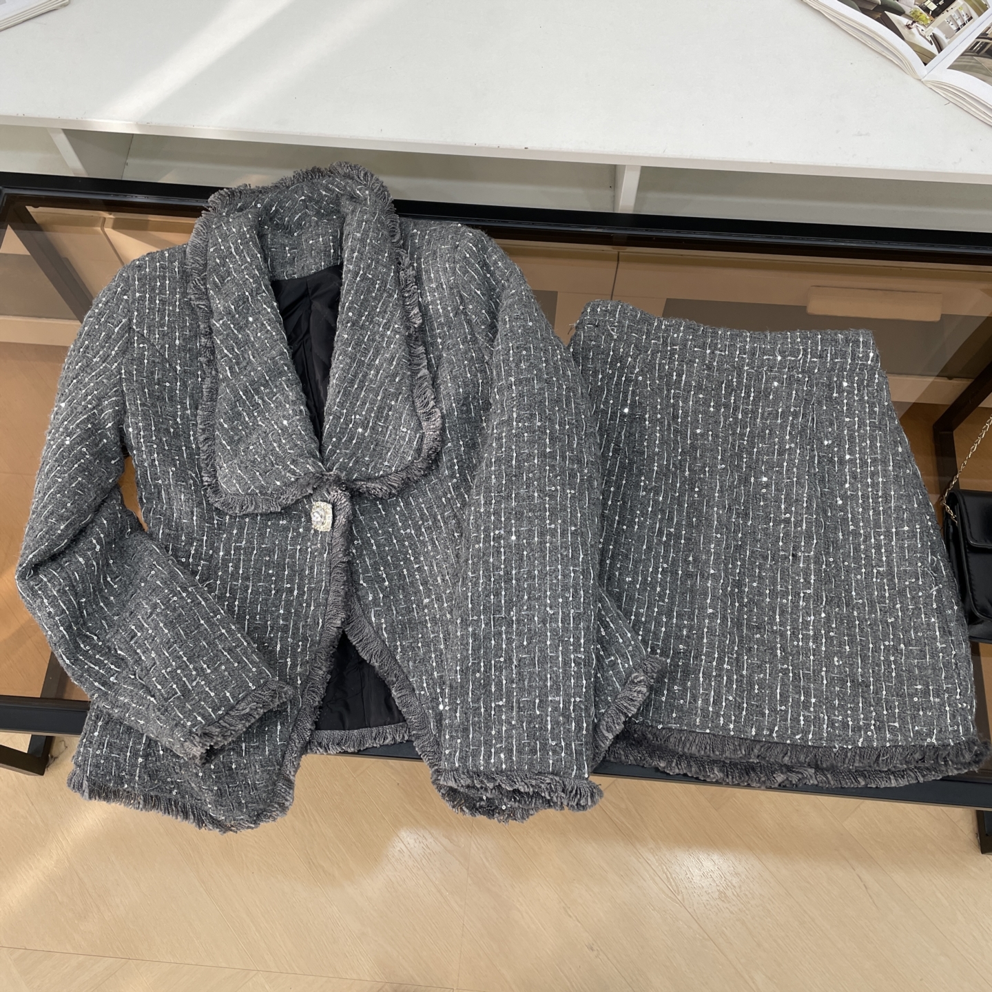 时尚百搭设计感单粒扣外套+百搭小众短裙秋冬新款套装K#8