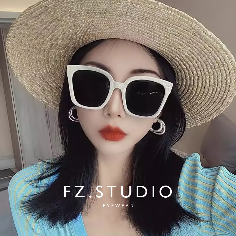 白色框大框显脸小GM墨镜女高级感偏光镜太阳眼镜防紫外线2025新款