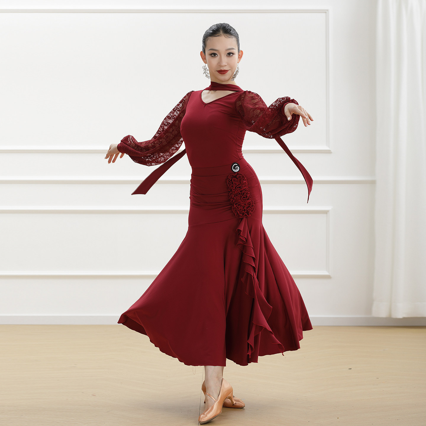 歌瑞亚摩登舞女成人表演出舞服