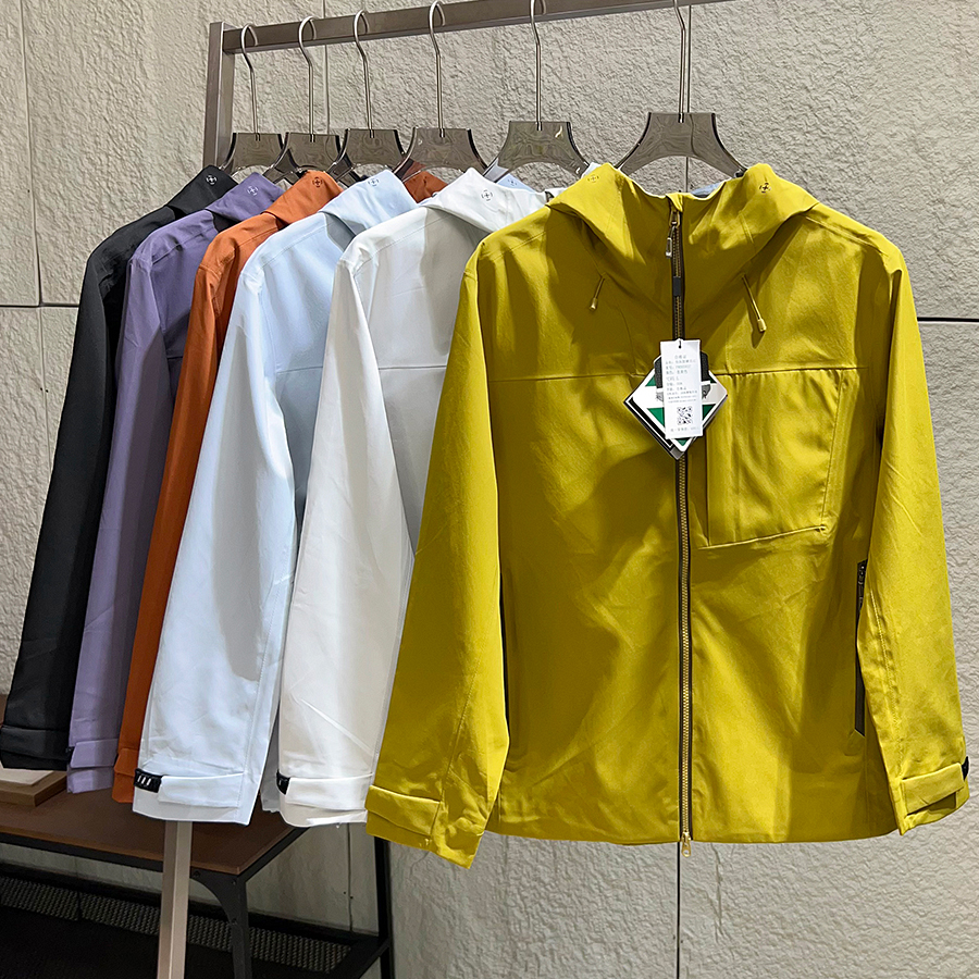 男士纯色休闲连帽硬壳冲锋衣夹克