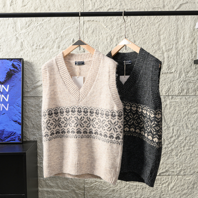 叠穿复古民族风V领针织毛衣马甲