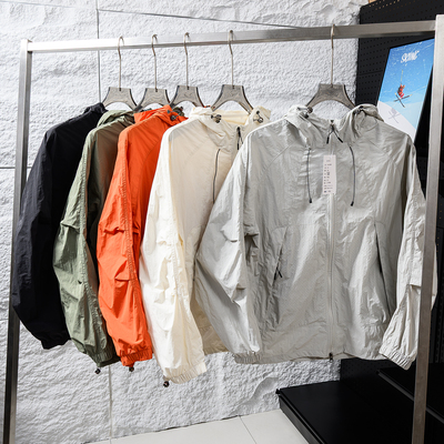 速干轻量运动透气防晒衣连帽外套