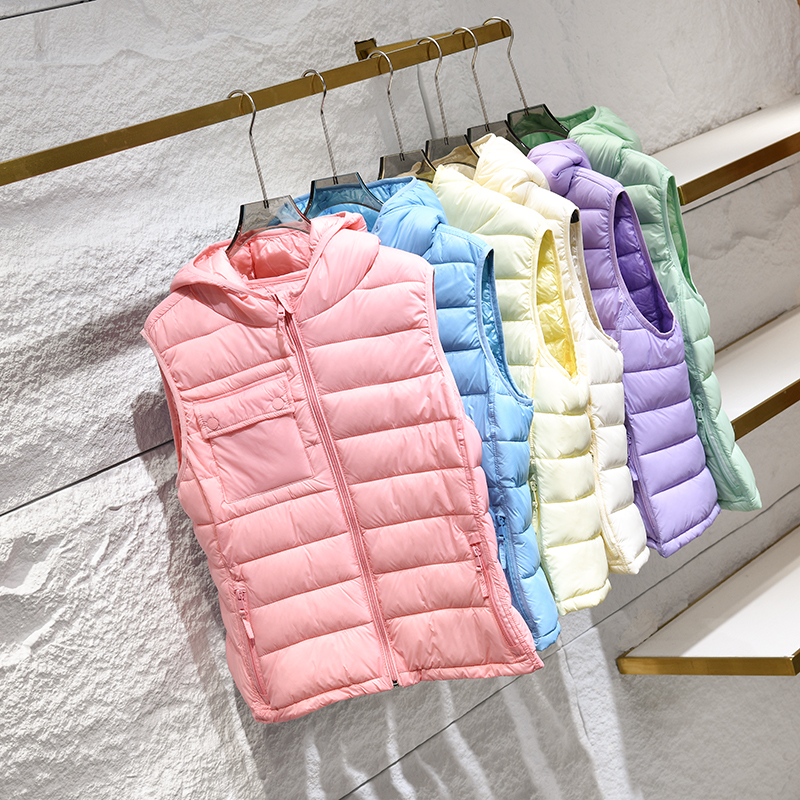 柔软轻型百搭拉链连帽马甲棉服