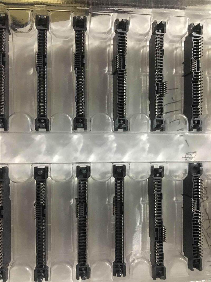 FCI连接器10035202-001LF