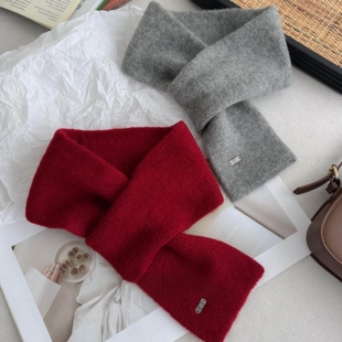 男女宝宝暖呼呼羊毛针织混纺穿耳插孔红色小围巾冬季保暖儿童围脖