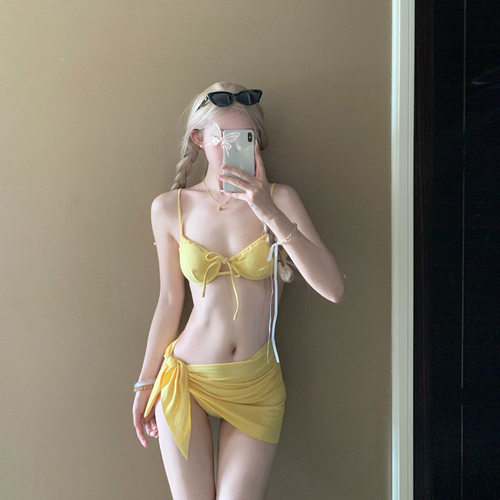 AYSTUDIO2026新款比基尼泳衣女性感纯欲黄色小胸聚拢显白温泉度假