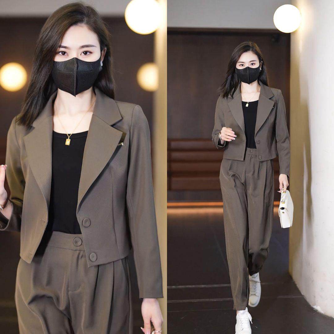 职业小西装套装女春秋新款时尚气质显瘦高级感西服哈伦裤裤两件套,女装/女士精品,时尚套装,淘宝优惠券,粉丝福利购,淘宝优惠卷