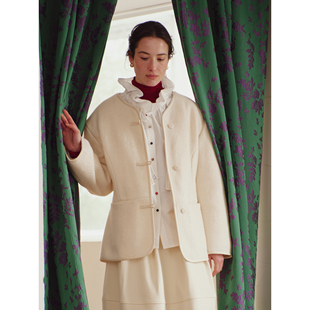 PaleBlueDot蓝点2025冬季圆领盘扣收腰经典裁剪短款呢大衣外套
