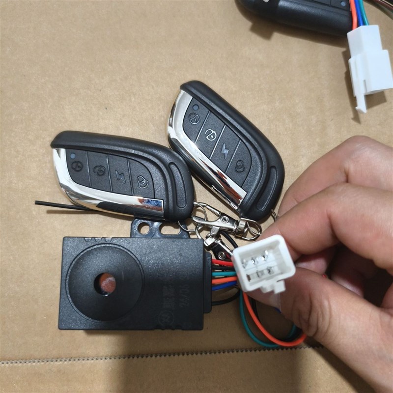 【3357次回购】电动车防盗器双遥控带电机锁48v60v72v电瓶车报警