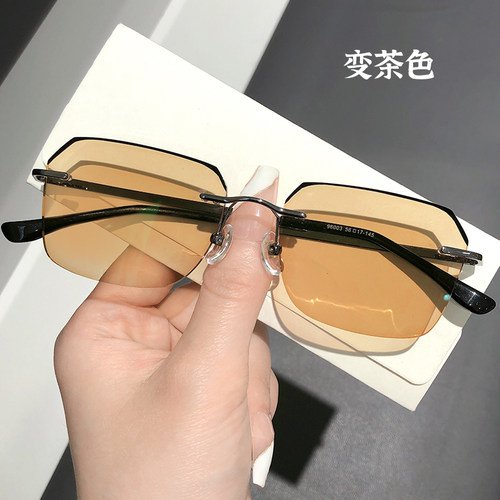配防蓝光变色近视眼镜男75 100 200 300 400度无边框平光散光眼镜