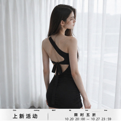 美式辣妹露背绑带斜肩黑色连衣裙