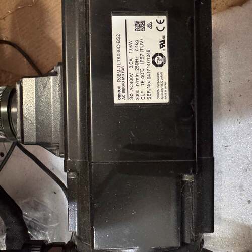 可维修欧姆龙伺服电机R88M-1L1K030C-BS2，1.0kW议价
