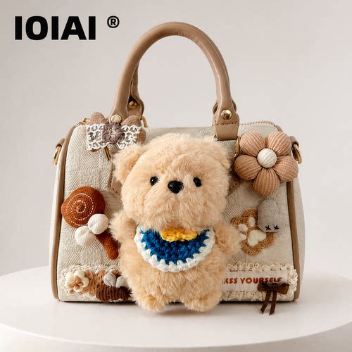 IOIAI偶爱原创设计奶油小熊单肩斜挎包可爱手提包包女高颜值拎包