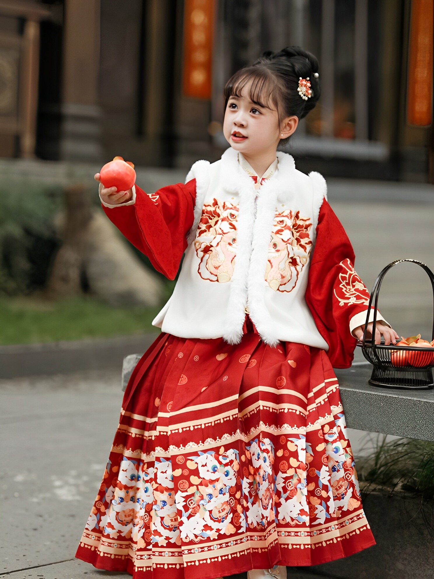 汉服女童宫廷风明朝马面裙龙年小女孩交领红色蓝色拜年服古风三件