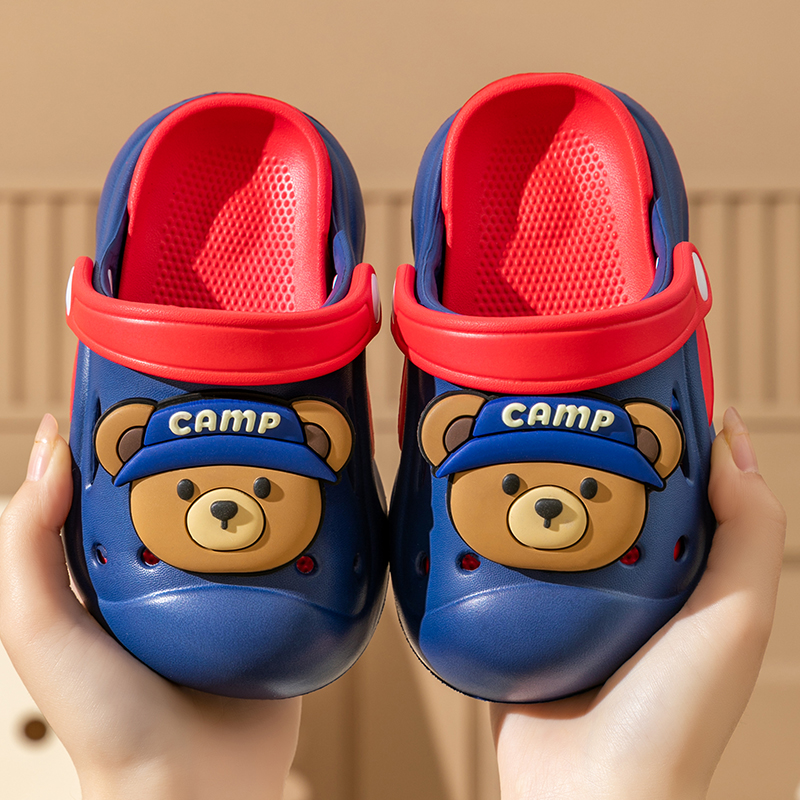 卡通小熊儿童家用软底防滑洞洞鞋