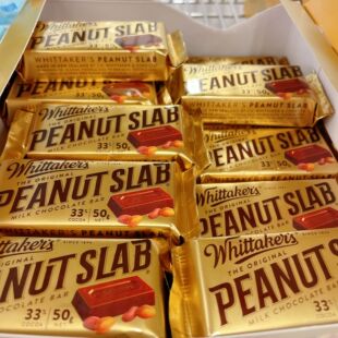 澳洲代购直邮Whittakers Cadbury Kinder Bueno Bars巧克力棒 50g