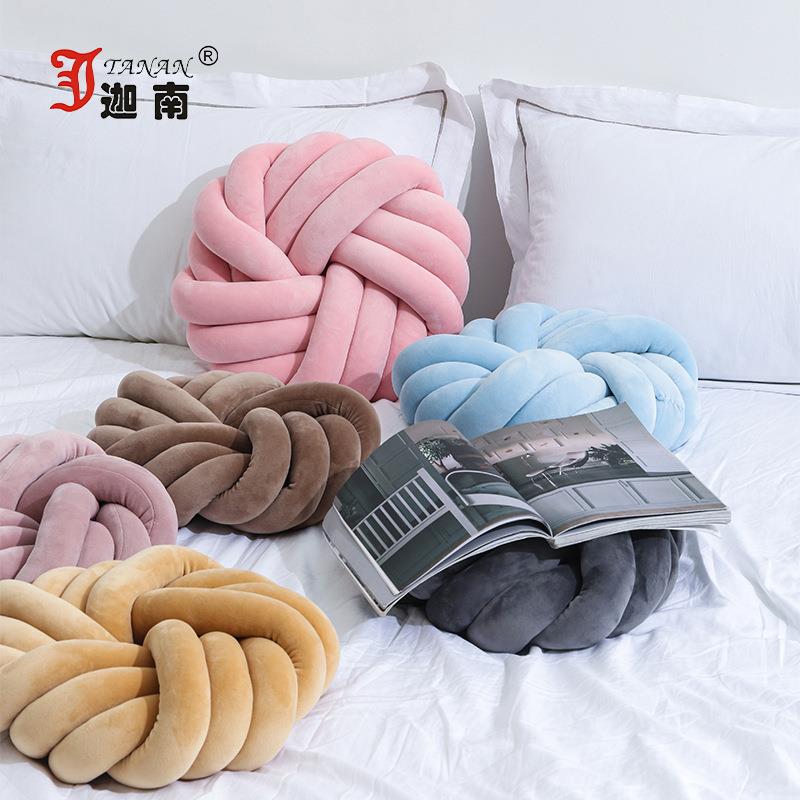 北欧ins手工抱枕三股绳盘花圆形靠枕沙发靠背床上编织坐垫靠垫